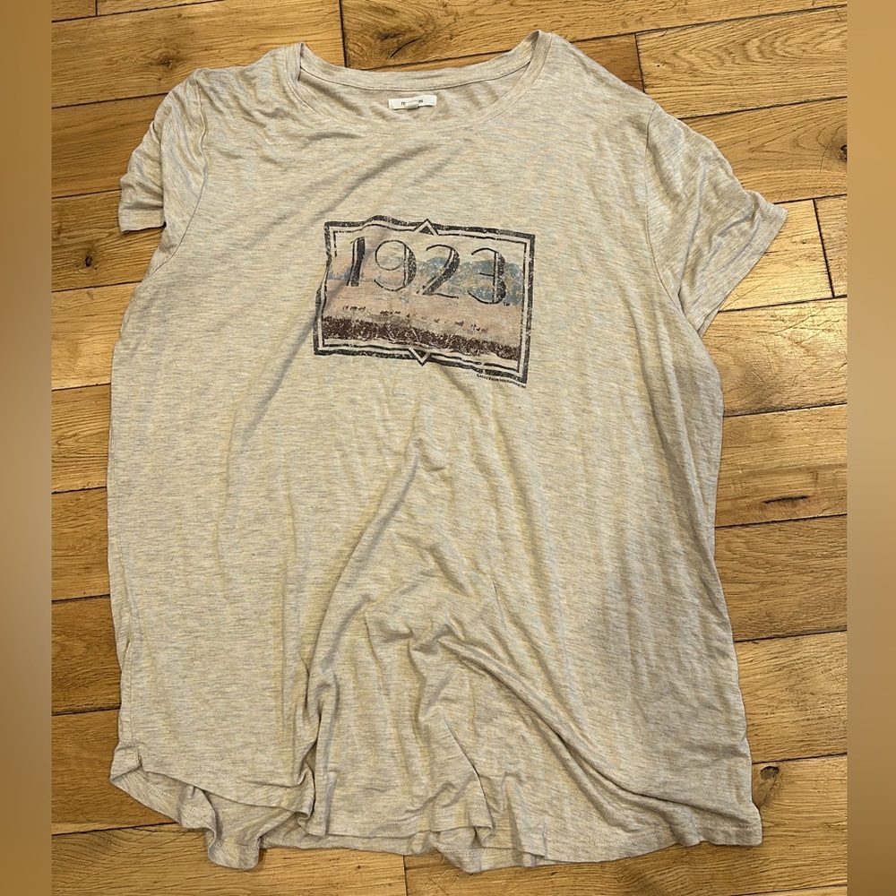 Women’s XXL 1923 Graphic Tee